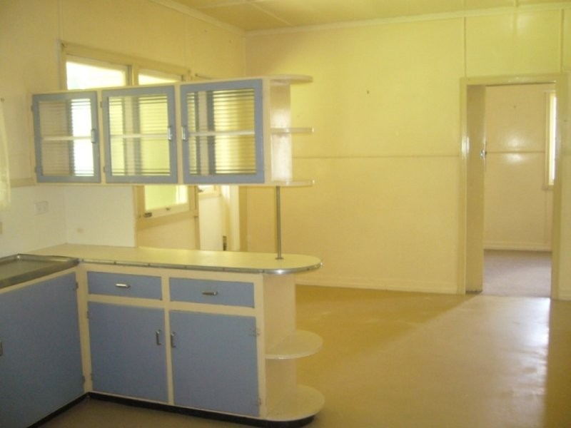 2 Lion Street, Ipswich QLD 4305