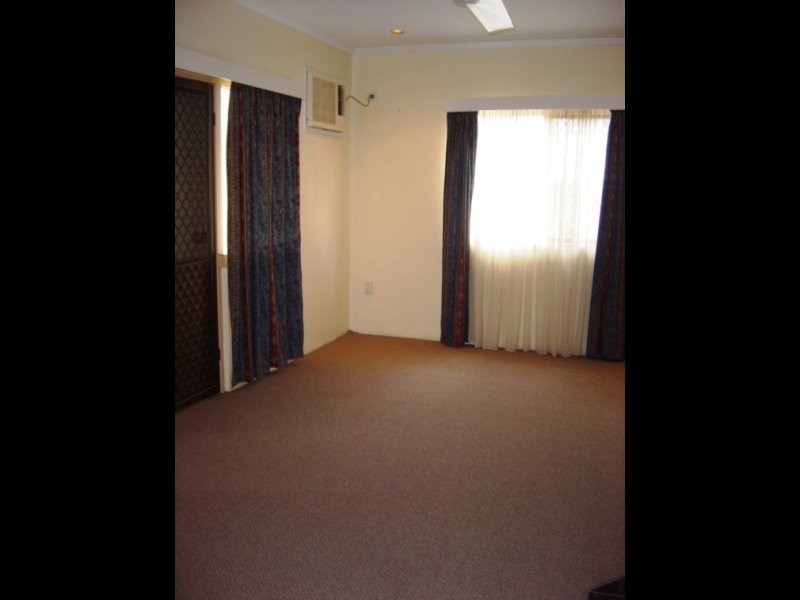 8 Theodore Street, Brassall QLD 4305