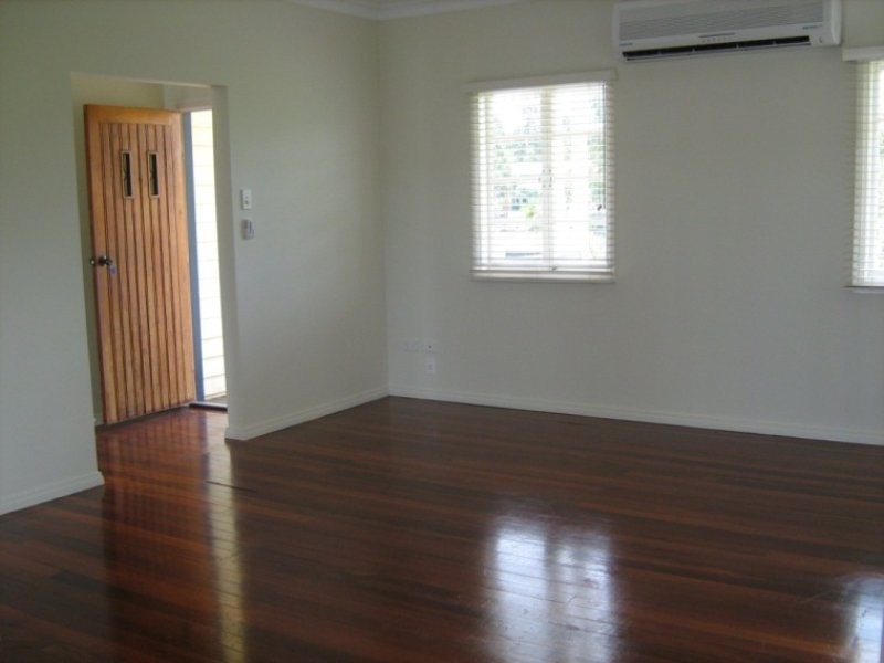 16 Burke Street, Barellan Point QLD 4306