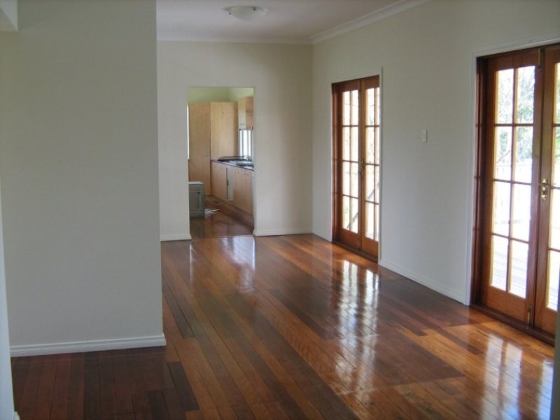 16 Burke Street, Barellan Point QLD 4306