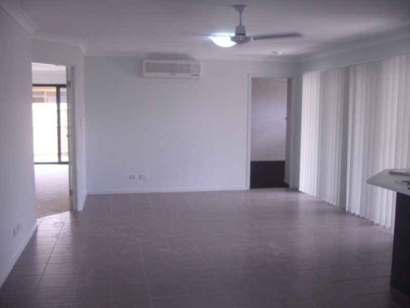 8 Jene Court, Flinders View QLD 4305
