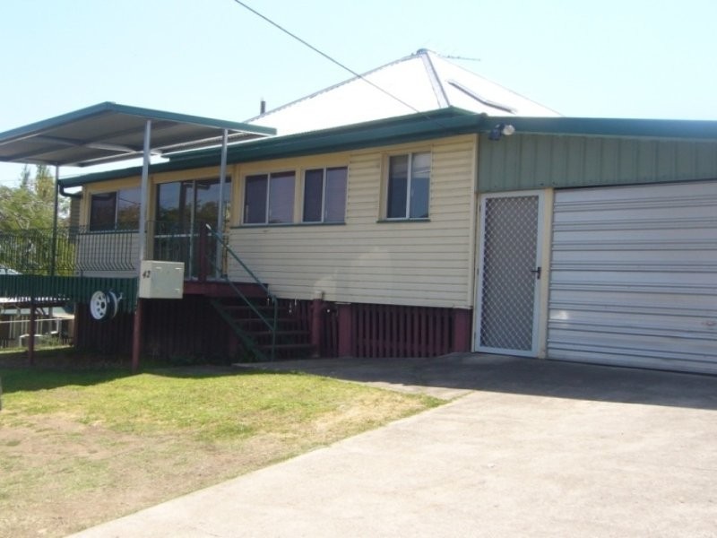 42 Barclay Street, Bundamba QLD 4304