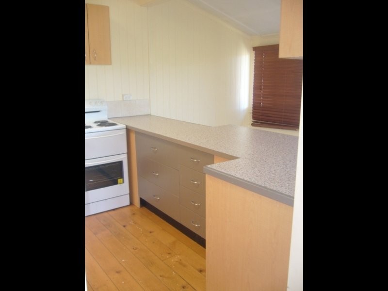 42 Barclay Street, Bundamba QLD 4304