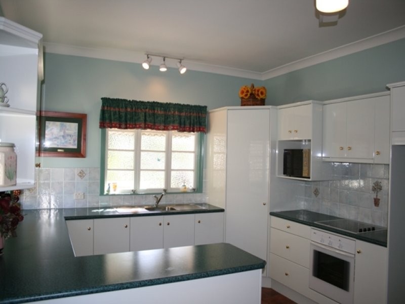 10 Ferguson Street, North Ipswich QLD 4305