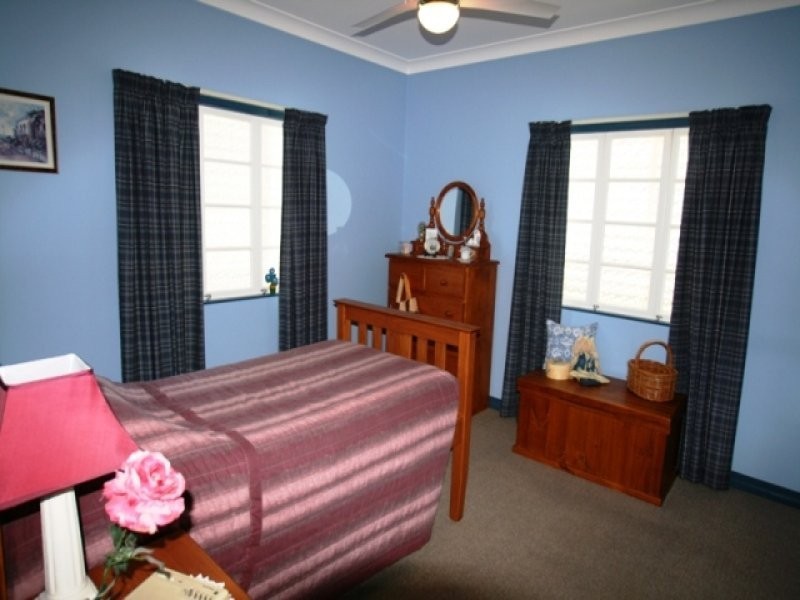 10 Ferguson Street, North Ipswich QLD 4305