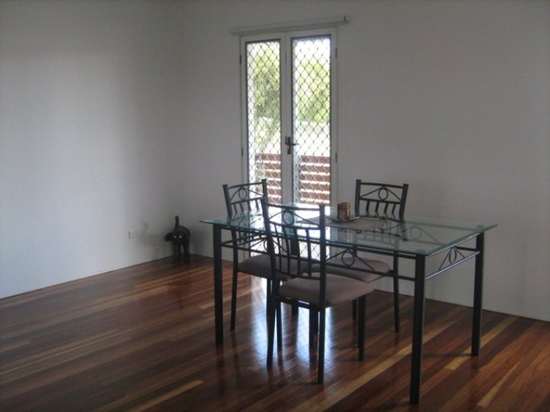 1 Vivian Street, Eastern Heights QLD 4305