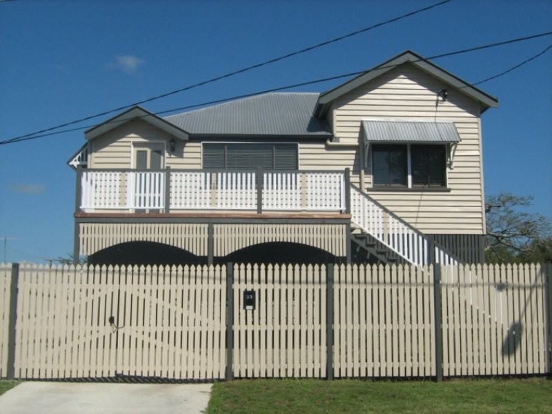 33 Queen Street, Newtown QLD 4305
