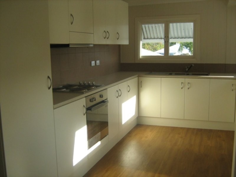 33 Queen Street, Newtown QLD 4305