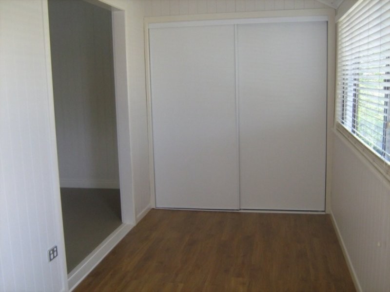 33 Queen Street, Newtown QLD 4305