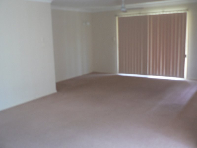 8 Willowtree Drive, Flinders View QLD 4305