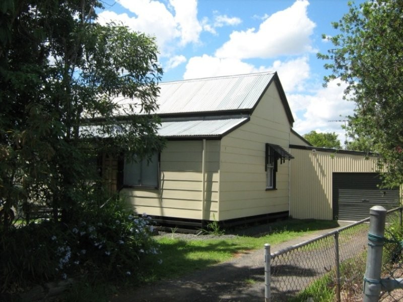 55 Brisbane Road, Riverview QLD 4303