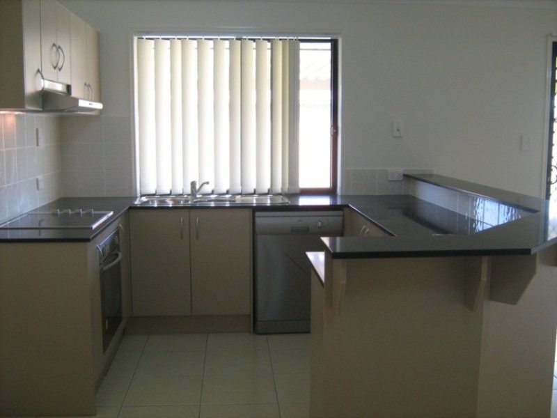 10 Varley Street, Lowood QLD 4311