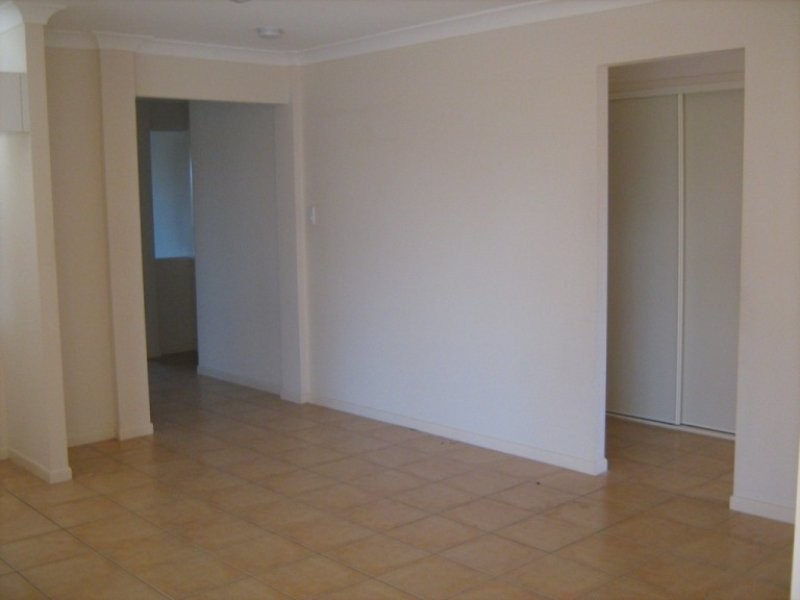 1 Tea Tree Place, Raceview QLD 4305