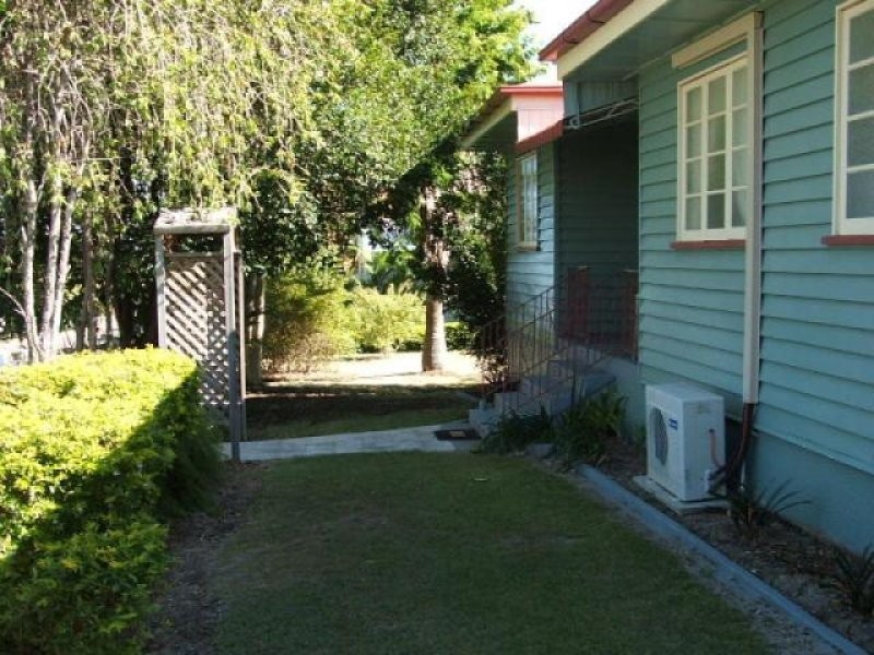 15 Hayes Street, Raceview QLD 4305