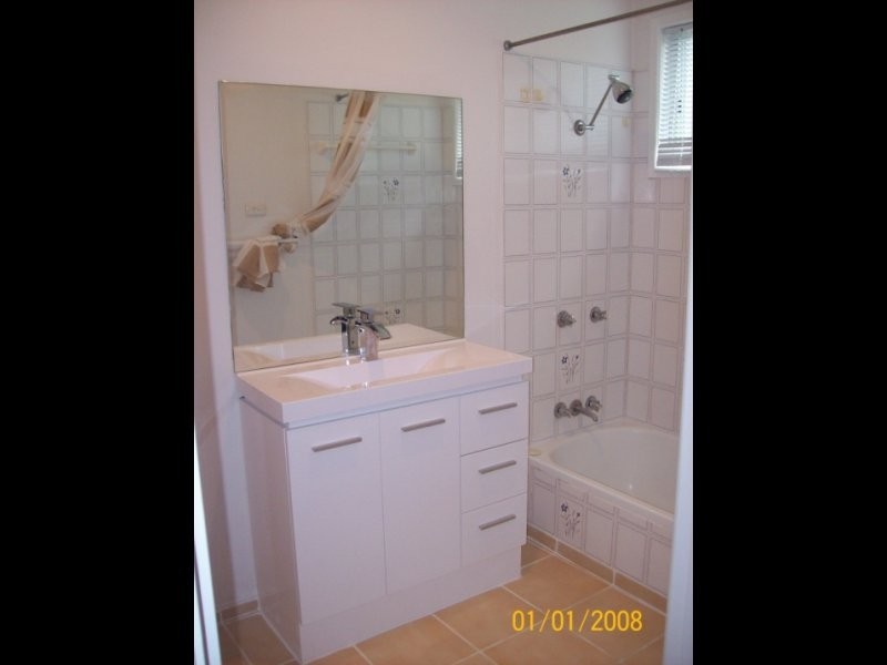 6 Winifred Street, North Booval QLD 4304