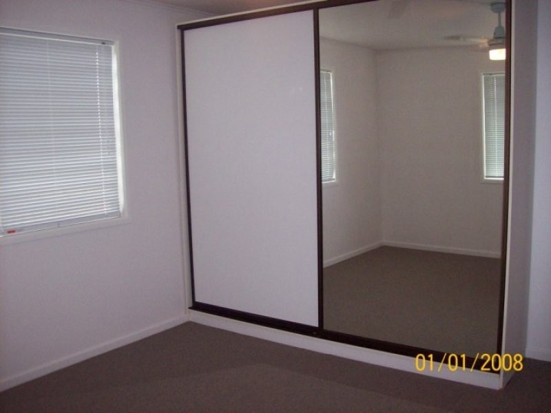 6 Winifred Street, North Booval QLD 4304