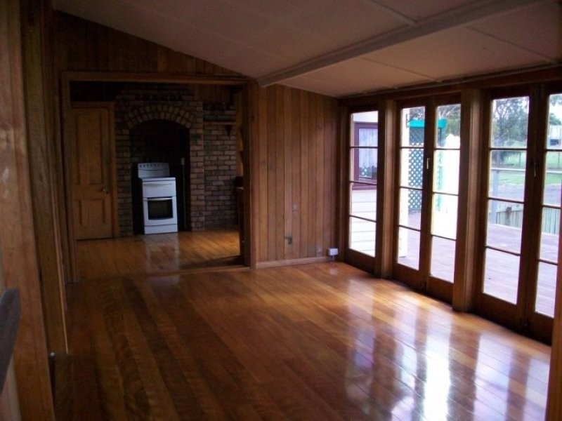 7 Queen Street, Walloon QLD 4306