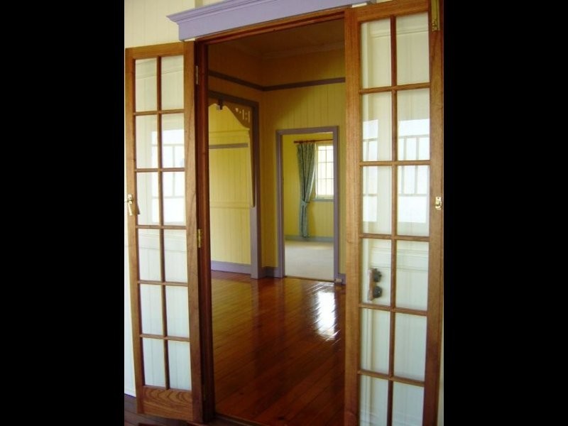 1 Karragaroo Street, Eastern Heights QLD 4305