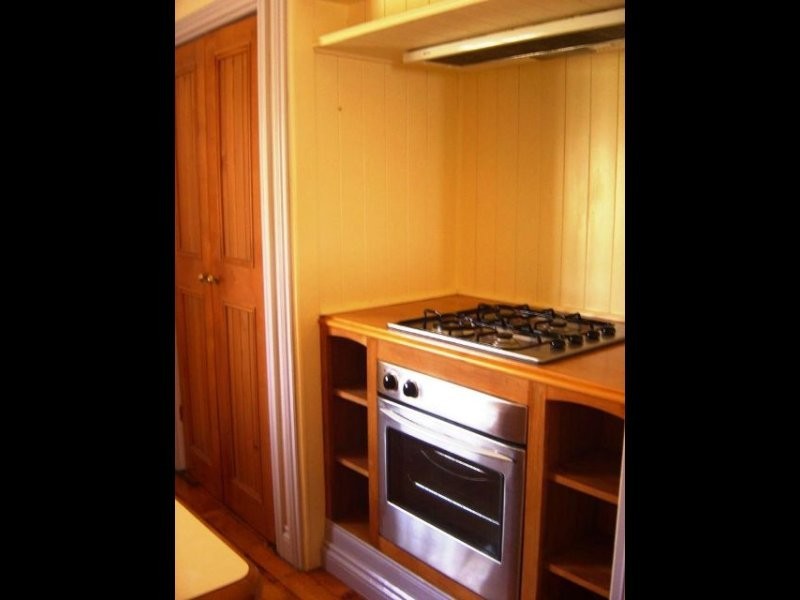 1 Karragaroo Street, Eastern Heights QLD 4305