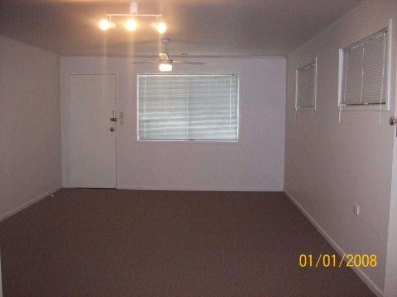 6 Winifred Street, North Booval QLD 4304