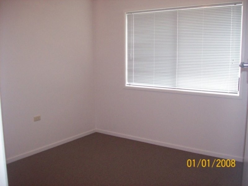 6 Winifred Street, North Booval QLD 4304