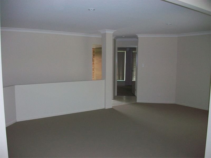 2 Dornoch Crescent, Raceview QLD 4305