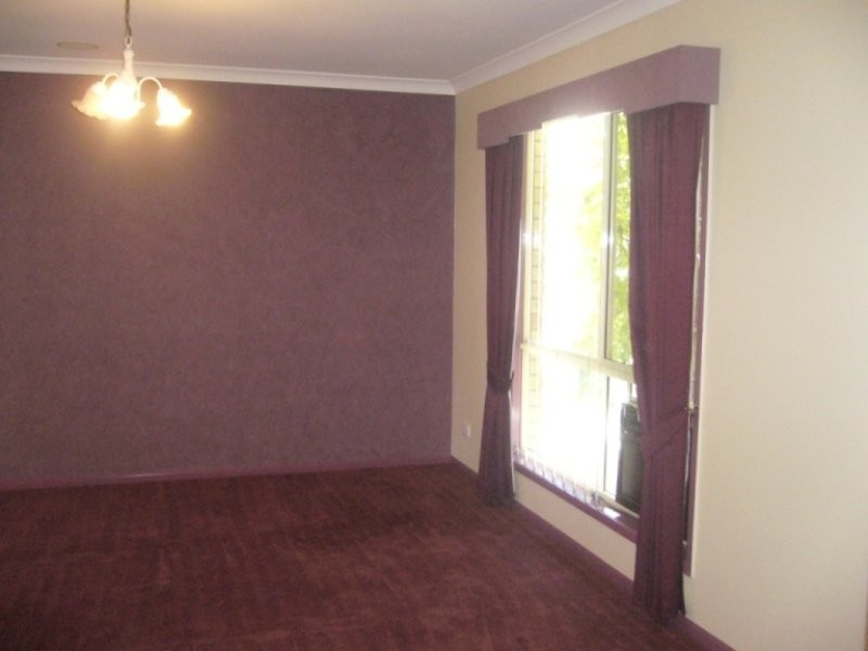 4 Walnut Close, Yamanto QLD 4305