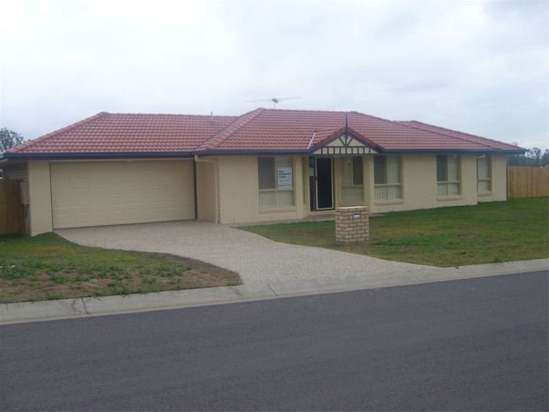 18 Travis Street, Yamanto QLD 4305