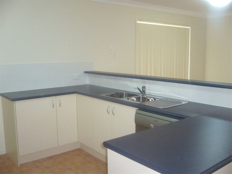 18 Travis Street, Yamanto QLD 4305