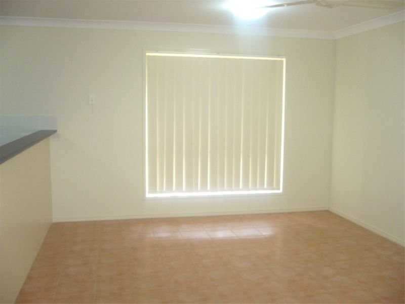 18 Travis Street, Yamanto QLD 4305