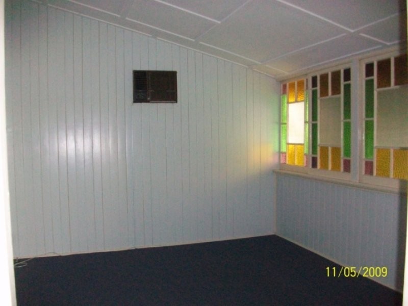 , 30 Alice Street, Silkstone QLD 4304