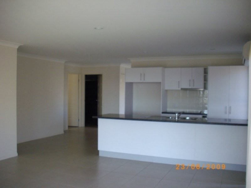 14 Benjamin Court, Yamanto QLD 4305