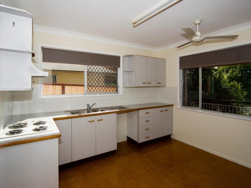 5 Cornwall Street, Eastern Heights QLD 4305