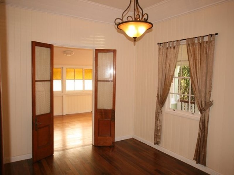 17 Murphy Street, Ipswich QLD 4305