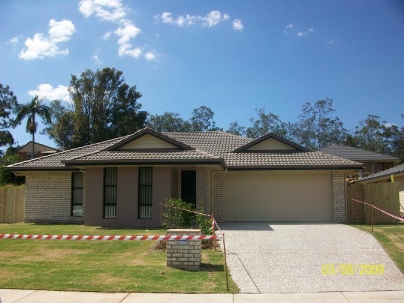 104 High Street, Blackstone QLD 4304