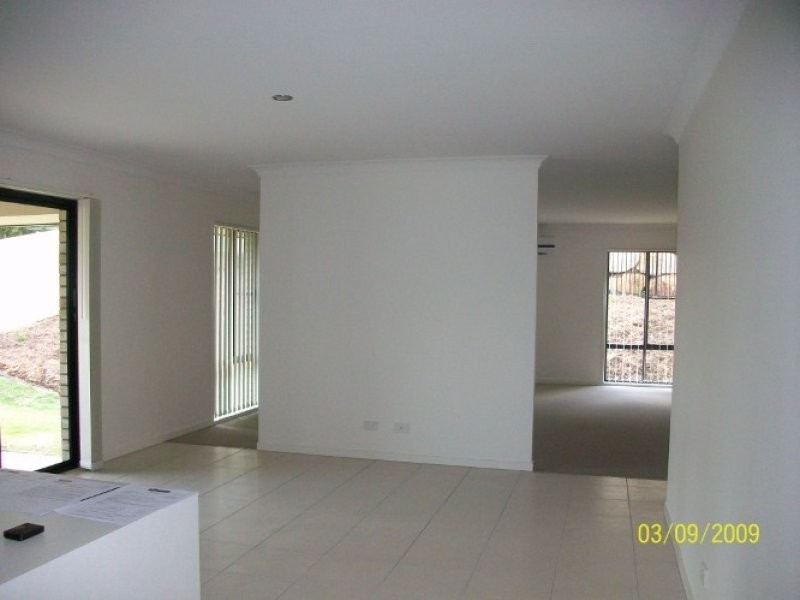 104 High Street, Blackstone QLD 4304