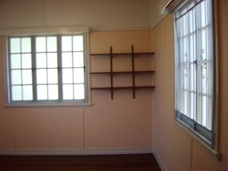 2 Tower Street, Eastern Heights QLD 4305