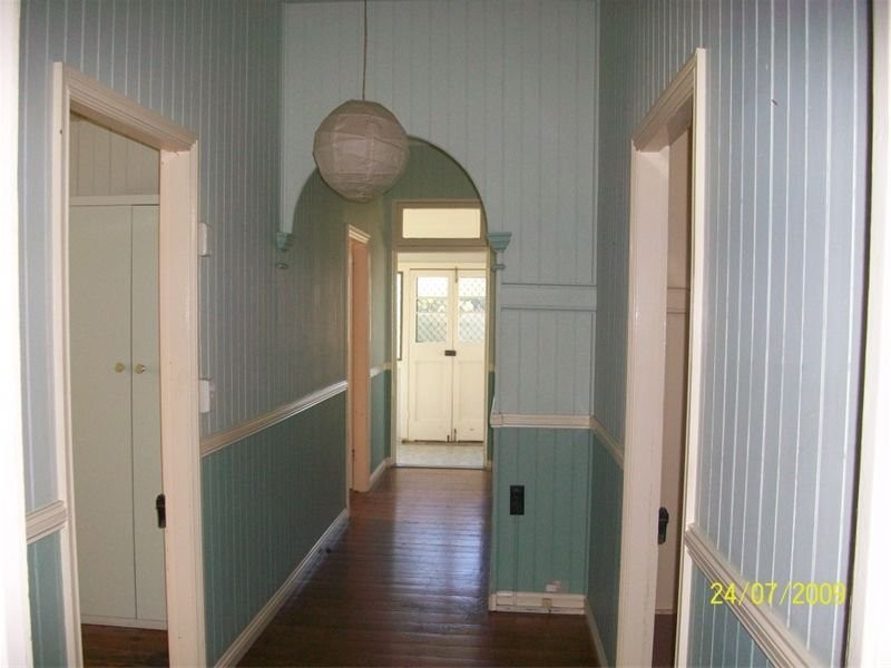 21 Warwick Road, Ipswich QLD 4305