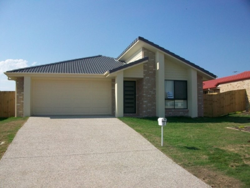 7 Patsy Crescent, Redbank Plains QLD 4301