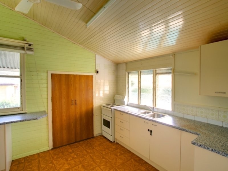 49 Woodford Street, One Mile QLD 4305