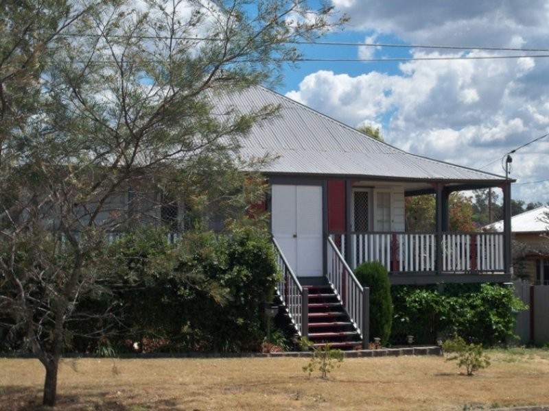 4 Spresser Street, North Ipswich QLD 4305