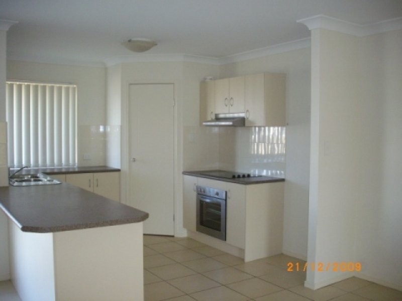 11 Varley Street, Lowood QLD 4311