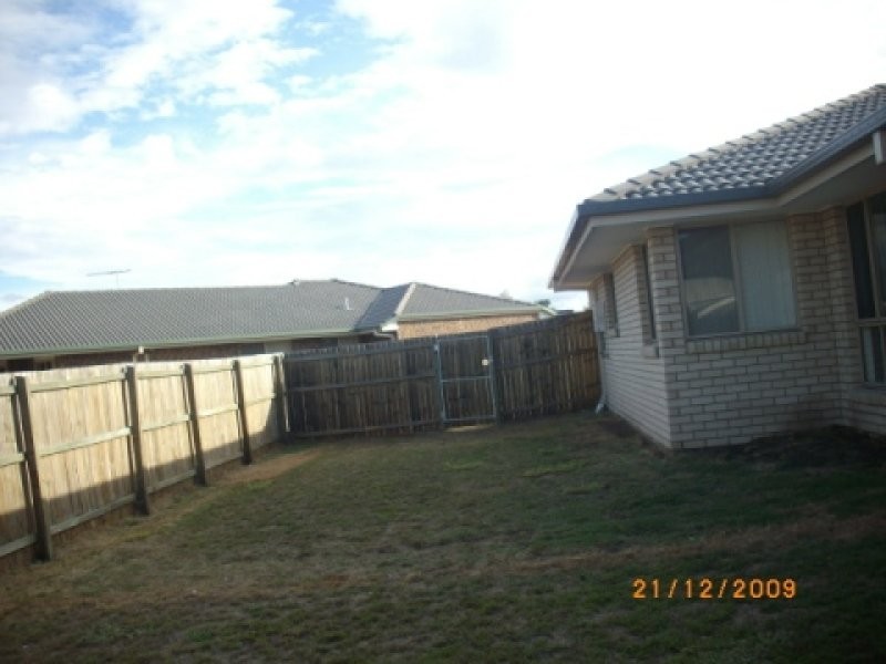 11 Varley Street, Lowood QLD 4311