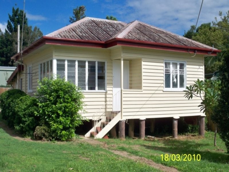 31 Lindsay Street, Bundamba QLD 4304