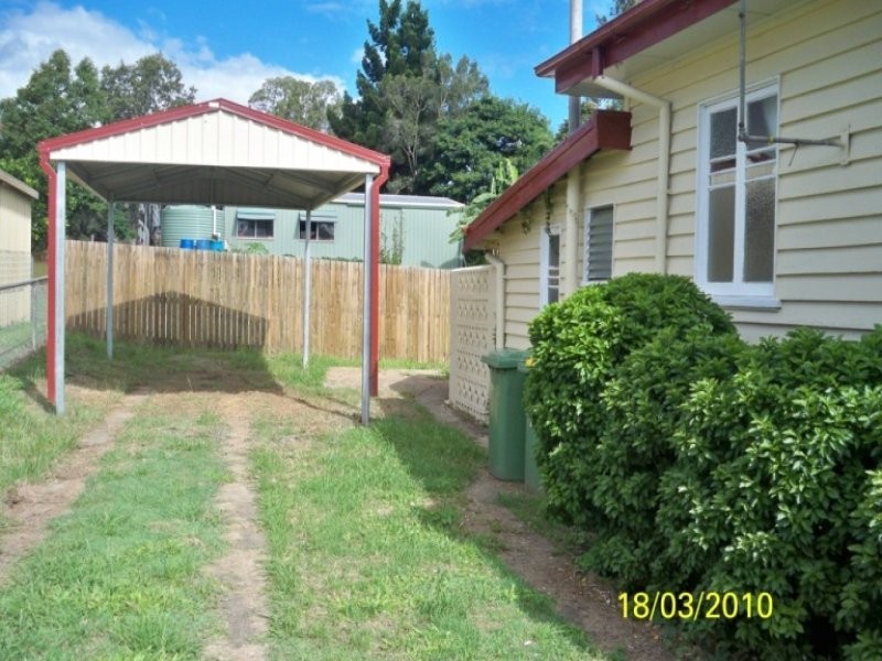 31 Lindsay Street, Bundamba QLD 4304