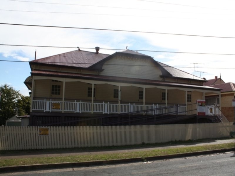 6 Milford Street, Ipswich QLD 4305