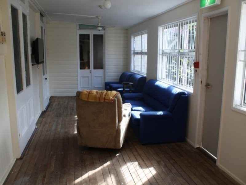 6 Milford Street, Ipswich QLD 4305