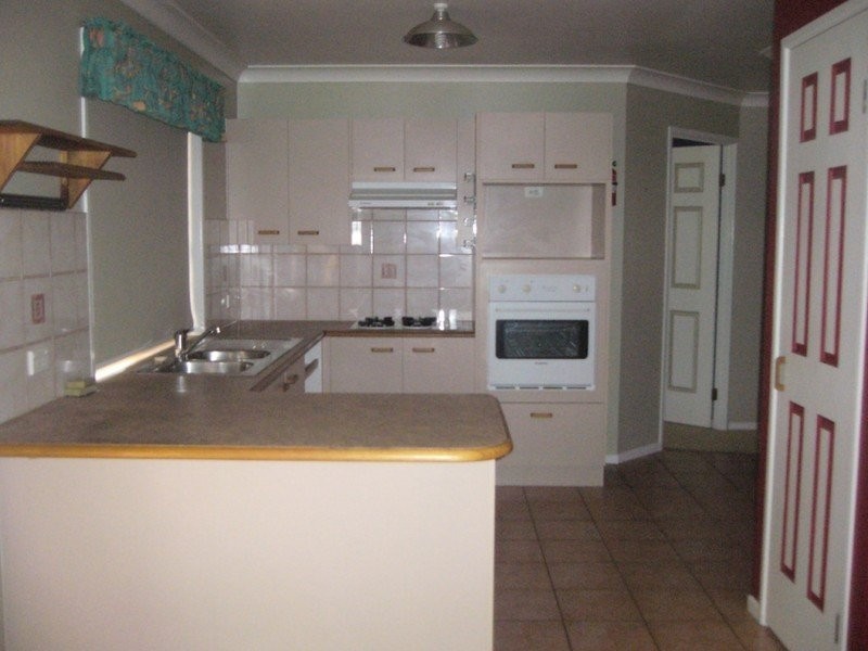 106 Sandalwood Drive, Yamanto QLD 4305