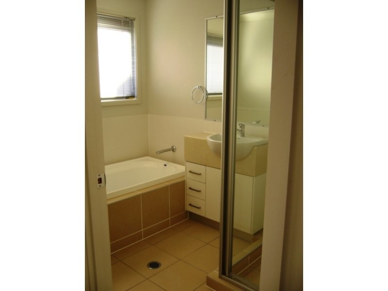 24 Westminster Crescent, Raceview QLD 4305