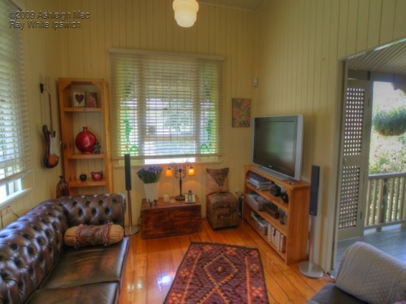 6 Herbert Street, Sadliers Crossing QLD 4305